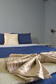 Urban Retreat - Room with Private Entrance - Gaborone - 4