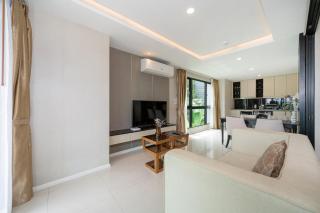 Deluxe Surin apartment with washer and WIFI - 1