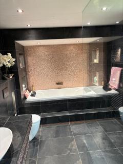Stylish 6 Bed - Huge Garden, 10 min to Durham City - 3