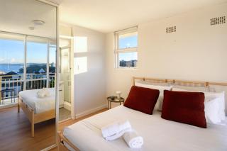 Panoramic Harbour View Apartment - 5