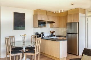 Panoramic Harbour View Apartment - 3