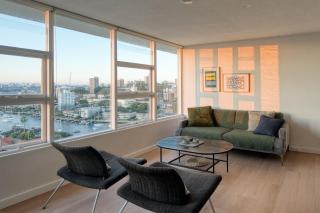 Panoramic Harbour View Apartment - 8