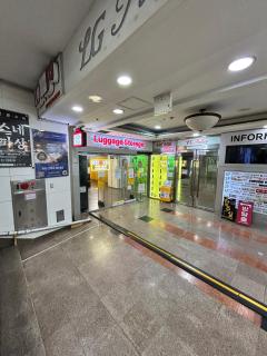 Direct Elevator to Hongik Univ Station, Exclusive 10yr Local Food Guide, NEW by 13yr Superhost, Professionally Maintained - 1