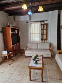 John' s House in Omodos - 1