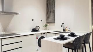 Qurtubah Suites Luxury Flat 37B - Self Check-in - 1