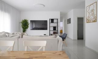 4BDR apt with jacuzzi in the heart of the city - 0