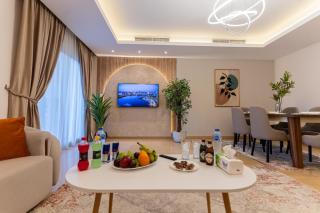 Rich CFC home 2BR with Garden - 5