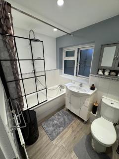 The Cozy Home - Ifield - 7
