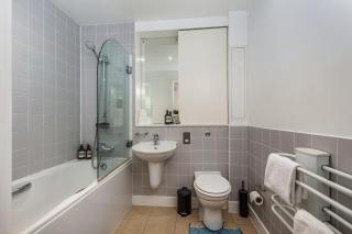 Central Cosy Canal-side 2Bed 2Bath - 9