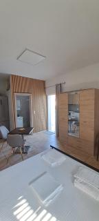 EVA'S Home - 2