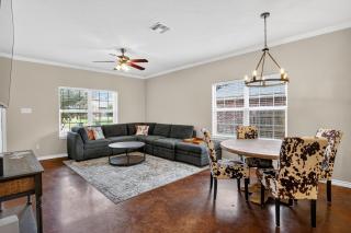 Game Day Getaway Near Texas A&M home - 5