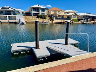 Port Bouvard Escape - Canal Home - 2