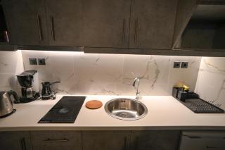 Monastiraki Athens Luxe Suite by Zeus Suites - 5