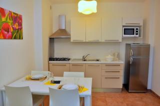 Cozy apartment with swimming pool and fireplace - 9