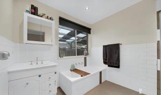 truganina's best accommodation - 7