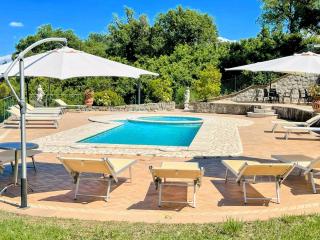 Pool, jacuzzi and events room - Charming villa in Umbria - sleeps 24 - lake view - 1