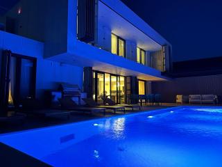 Villa Z1 Imotski - Luxury Retreat with Heated Pool & Spa - 5