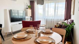 Restful Moments with 2x Bathroom and 2x Bedroom with King Beds, Parking and Workspace - 8