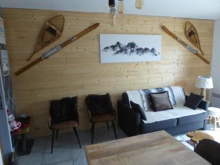 le chalet Cerdan - classé 3 étoiles - 5 personnes-2 chambres- parking -garage-jardin-WIFI-rénové en 2023 - 8