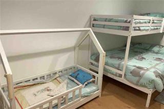 10 mins from Gatwick, jacuzzi, 8 persons - 4
