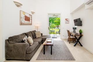 Buendía Lux Piña Suite Hidden Gem Near Beach with Pool - 4