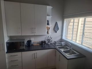 Mountain View Self-Catering Accommodation - Hartbeespoort - 6