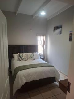 Mountain View Self-Catering Accommodation - 3