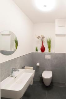 Beautiful apartment near CHIO Tivoli incl underground parking - 1