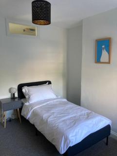 Pelican House - 8