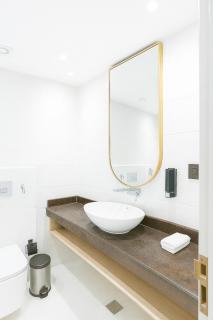 Q' Nest By Quadrillion Hotels Lansdowne - 2