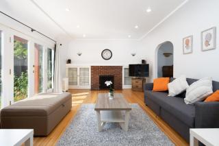 Elegant Spanish Villa with Ocean & Mountain Views - 1