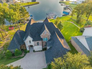 Lakeview Private Pool Hot Tub 6BR Sleeps 20 near Dallas - 9