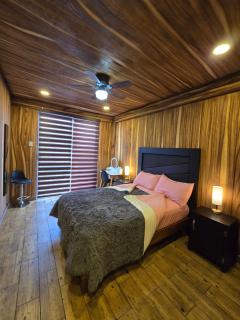 Mike and Lolis Home - 3