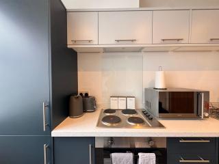 City Centre 2 Bedroom Apartment Sleeps 7 Free Parking Near Arena and NTU - 4