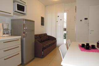 Recently built apartment with swimming pool and garden - 9