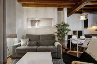 Home4u, Elvira 16, 2A - 6