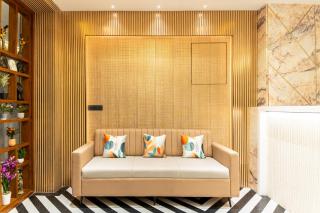 PINNACLE Udaipur - Boutique Rooftop Pool Hotel, Near the Lakes - 2