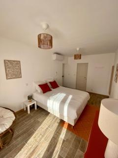Gîte "La petite pompe" avec piscine et spa - 8