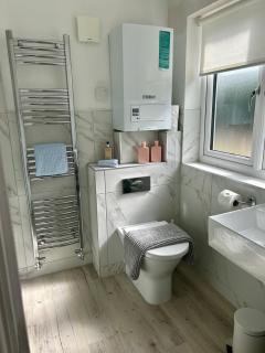 Self contained annex with full kitchen - 4