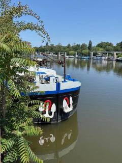 Unique a Prague, grande péniche 150 m2, terrasse - 0