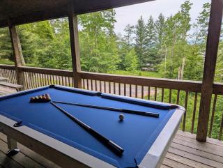 Leaf Peeper's - HUGE deck, pizza oven, Pac-man! - 8