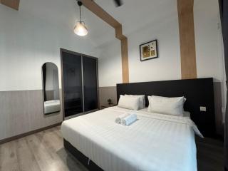 Charming 2-Room with Amenities - 5