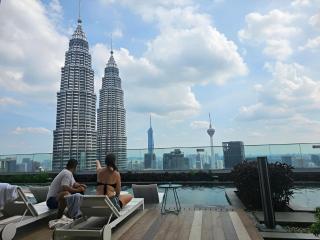 Premier Suites Twin Towers at Star Residences - 0