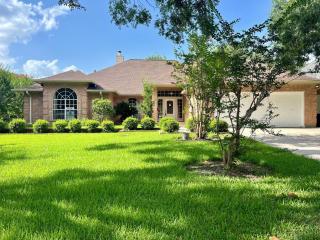 Golfers' Paradise 3BR Single House with Private Pool & Golf Course View- Man Gated, Marina in Lake Conroe, Tennis courts & Gym Access - 8