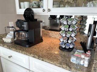 Heated 2 Bath Waterfront Upscale Condo - 7