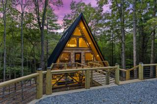 15 min to Town • Creekside • Hot Tub • Fire Pit - 9