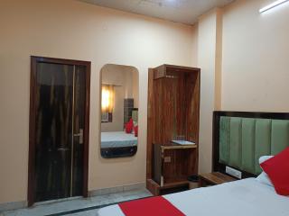 Hotel City -- Near New Delhi Railway Station and Walk in RK Ashram Metro Station - 8