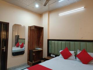 Hotel City -- Near New Delhi Railway Station and Walk in RK Ashram Metro Station - 6