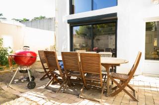Family home 3 mins walk to the sea & center - 0