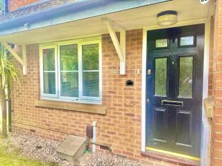 Woodland House - 4 Bedroom in Ashford wt Parking - 2